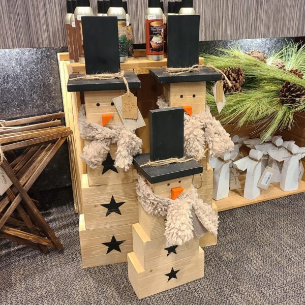 20201124_211316_d4b0b060-73bf-446a-b176-746419fb11a6 Cozy Rustic Extra-Large Wooden Snowman - Netties Expressions