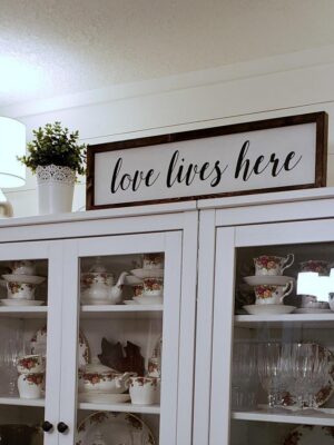 Love_lives_here_-_2_e8c1c85b-12c3-4df6-b08a-14ead1f1c93a Love lives here - Rustic Wood Sign - Netties Expressions
