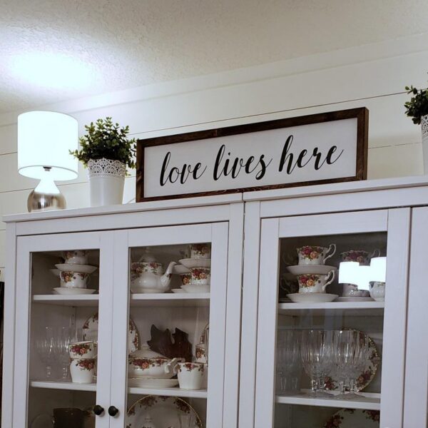 Love_lives_here_-_2_e8c1c85b-12c3-4df6-b08a-14ead1f1c93a Love lives here - Rustic Wood Sign - Netties Expressions