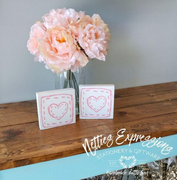 Heart - Rustic Wood Sign - Netties Expressions
