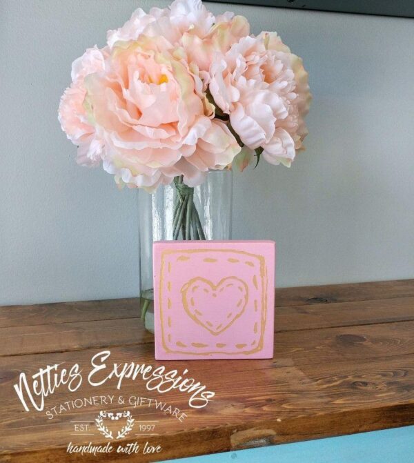 Heart - Rustic Wood Sign - Netties Expressions